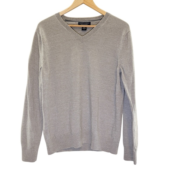 Banana Republic Men's Light Brown V-Neck Merino Extra Fine Wool Sweater, Size L - Picture 1 of 8